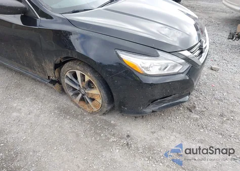 2017 Nissan Altima 2.5 Sr z USA, uszkodzony, nr VIN 1N4AL3AP5HC266896